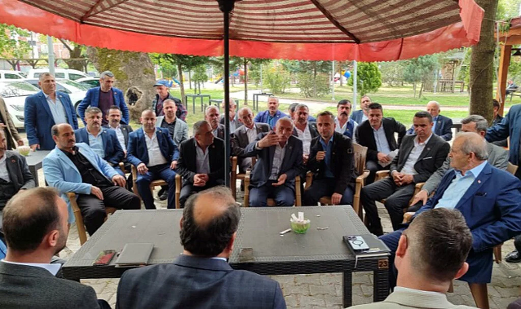 Salıpazarı Belediye Başkanı Karaca, Mahalle Muhtarlarıyla Görüş Alışverişinde Bulundu