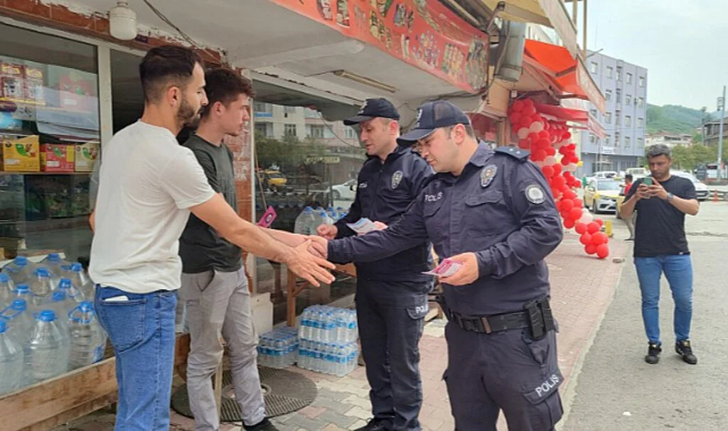 Salıpazarı İlçe Emniyet Amirliği Telefon Dolandırıcılığına Karşı Vatandaşları Bilgilendiriyor