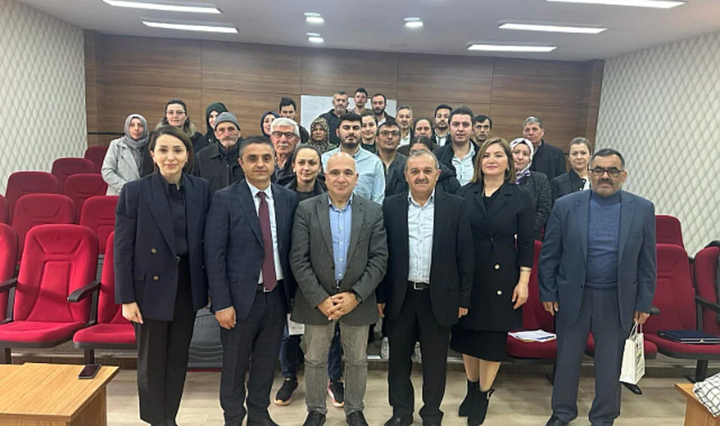 Samsun Büyükşehir Belediyesi, Çilek Üreticilerine Eğitim Vermeye Devam Ediyor