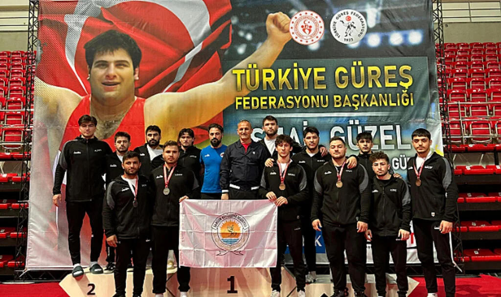 Samsun Büyükşehir, Güreş’te Türkiye 5’incisi oldu 