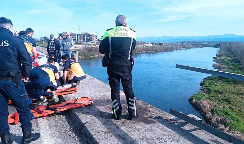 Samsun Çarşamba'da Otomobil Bariyere Çarptı: 2 Yaralı