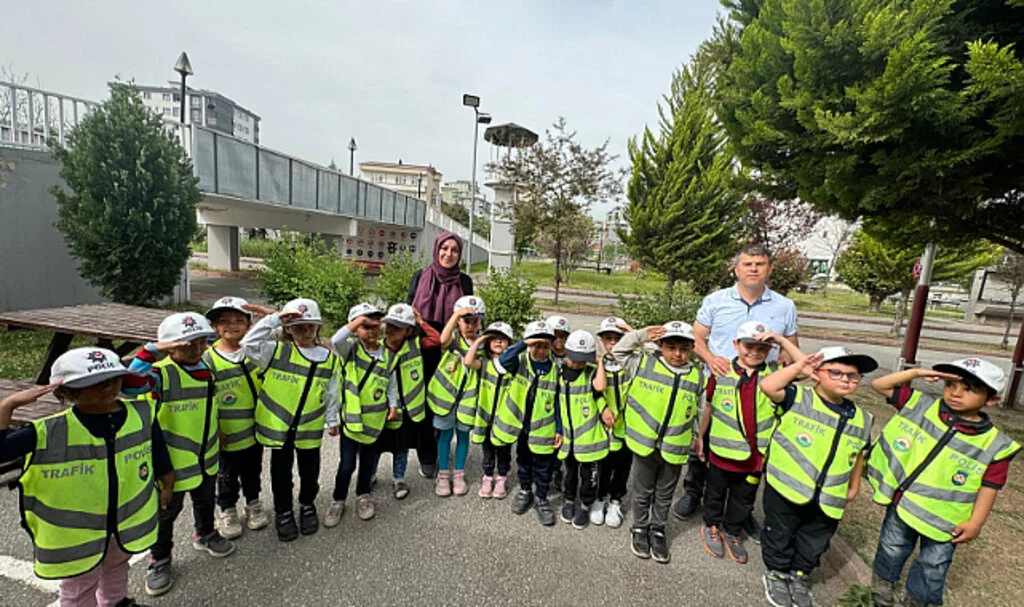 Samsun'da minik öğrenciler trafik bilinci için eğitim aldı