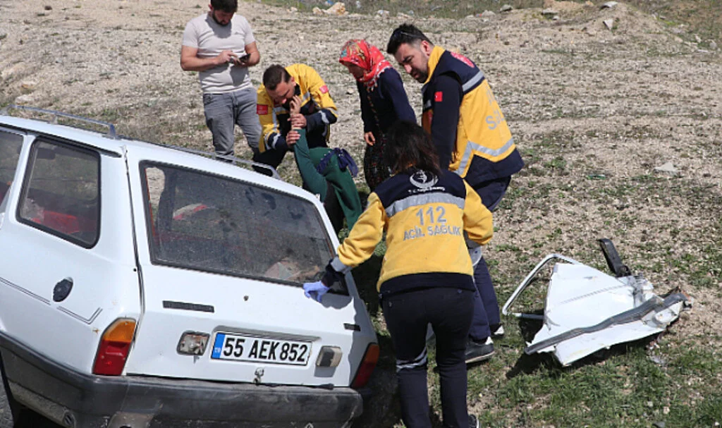 Samsun'da otomobil kanala düştü! 1 yaralı