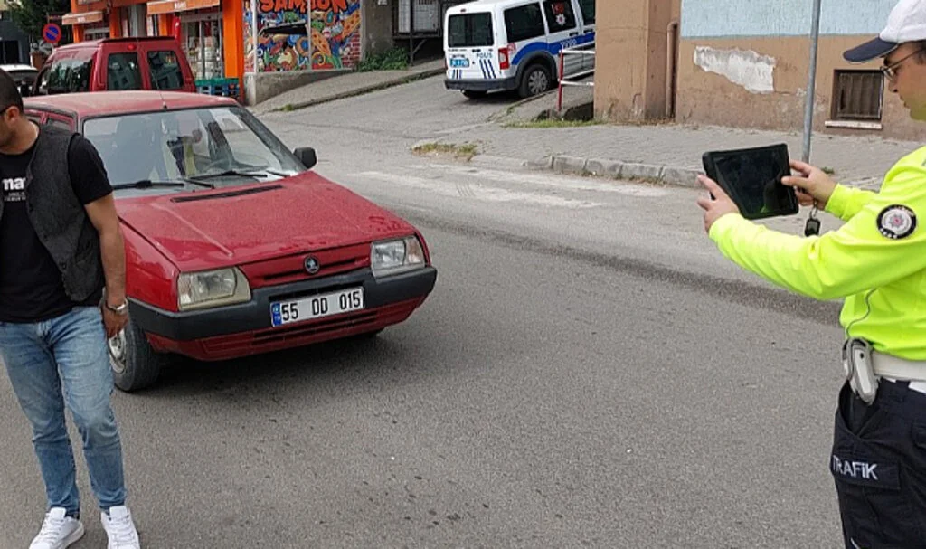 Samsun'da Otomobilin Çarptığı Yaya Yaralandı