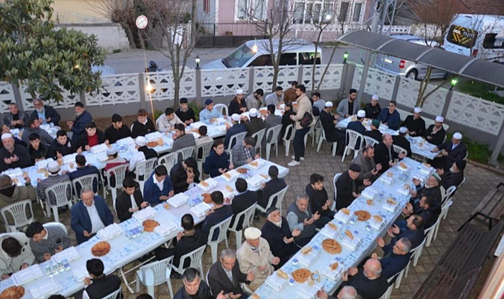 Samsun'da Tütüncüler Mahallesi'nde İmece Usulü İftar Bereketi