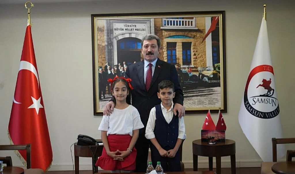 Samsun Valisi Tavlı, Makam Koltuğunu Çocuklara Devretti