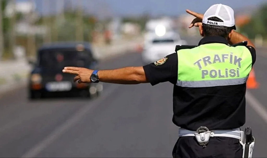 Selektörle radar uyarısı yapan sürücülerin cezaları iptal 