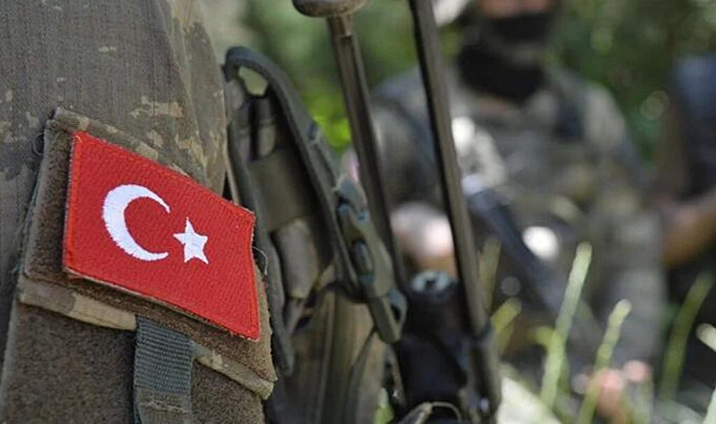 Şırnak'ta askeri araç devrildi: Bir asker şehit, üç yaralı