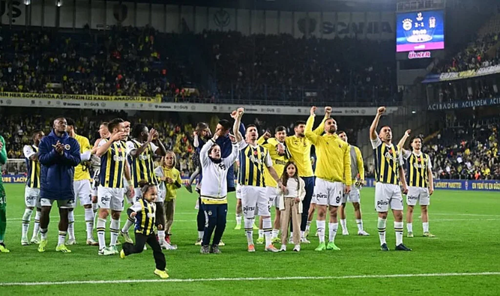 Son Dakika: Fenerbahçe, Beşiktaş'ı 2-1'le Geçti