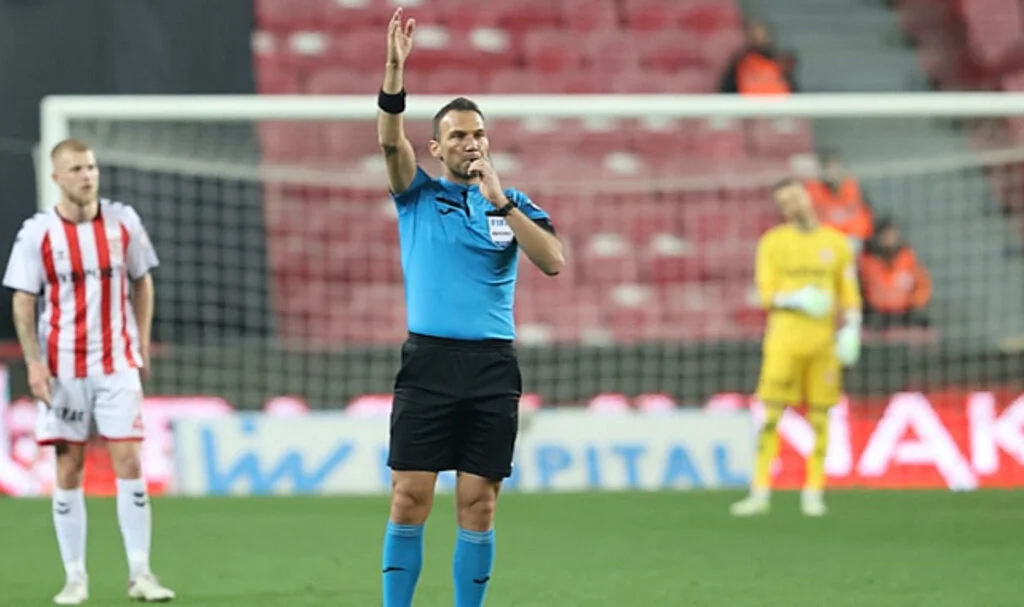 Süper Lig'de 32. haftanın hakemleri açıklandı