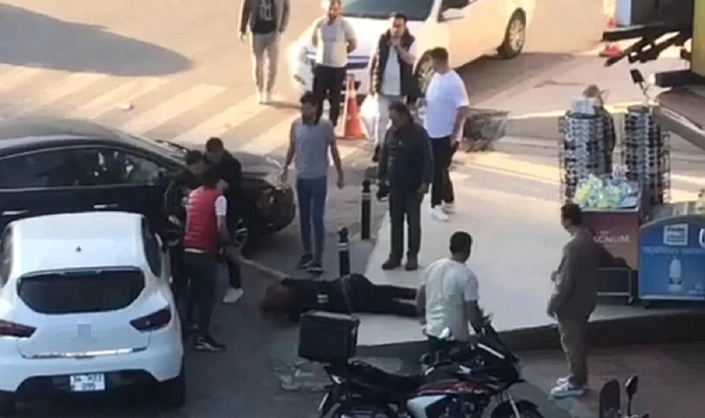 Taşkınlık Yapan Sarhoşa Meydan Dayağı