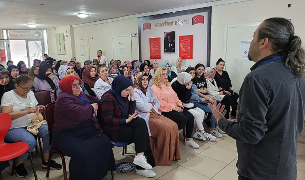 Tekkeköy'de Kadınlara Dijital Pazarlama ve Okuryazarlık Eğitimi Verildi