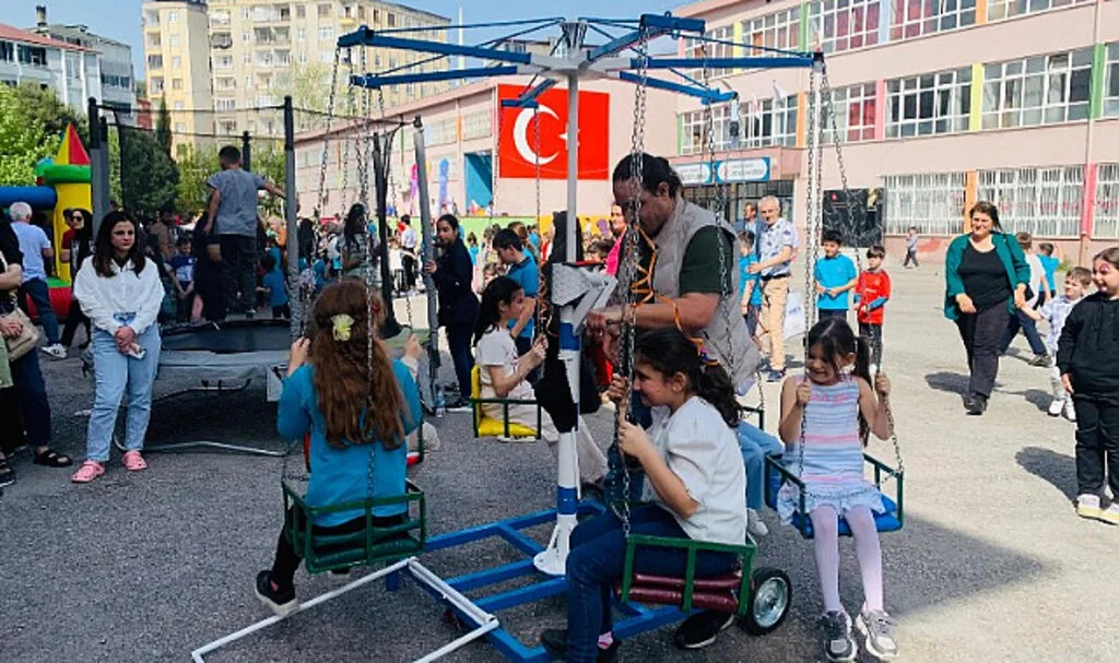 Tekkeköy'de Öğrencilere Özel 23 Nisan Şenliği ve Kermes