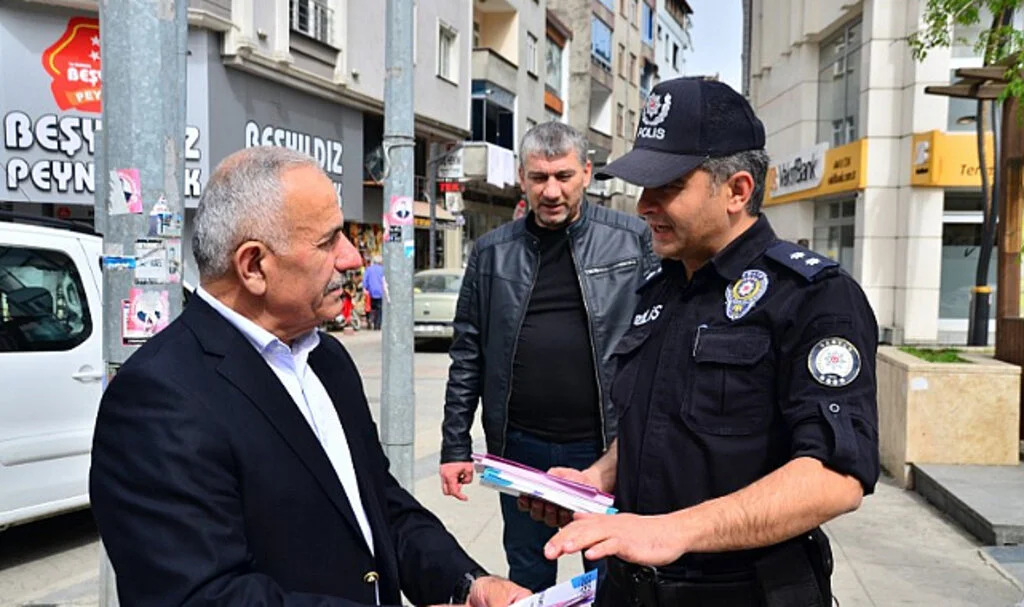 Terme’de dolandırıcılığa karşı vatandaşlar bilgilendirildi