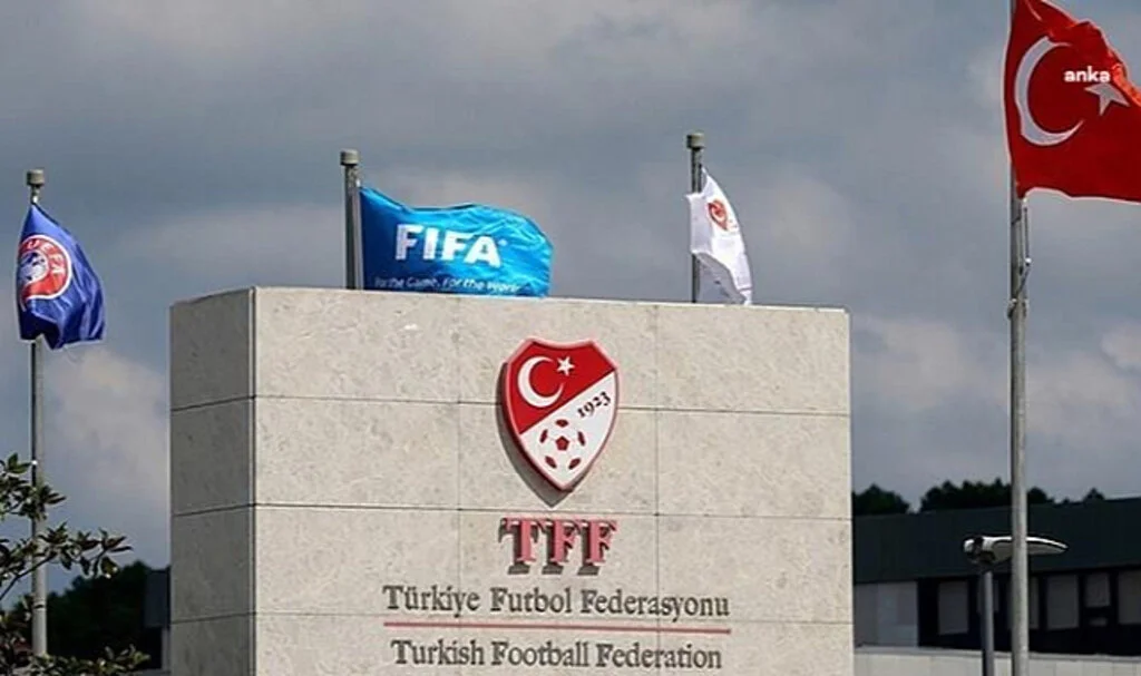 TFF, Süper Lig'deki Kritik Maçlarda Yabancı VAR Hakemleri Görevlendirilecek