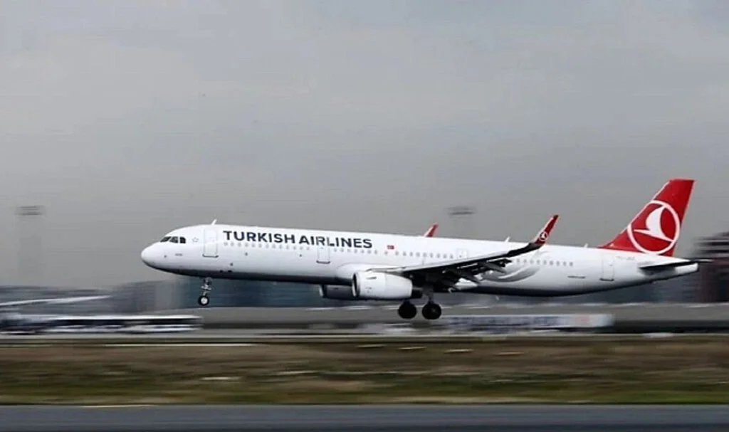THY Uçağı Bomba İhbarı Üzerine Bükreş'e Acil İniş Yaptı