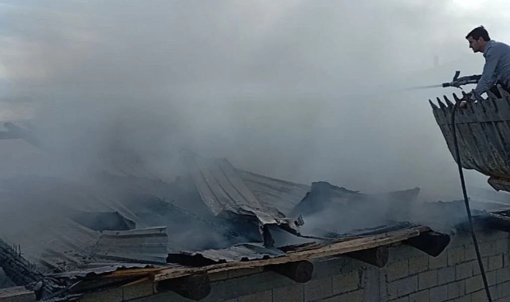 Tokat'ta samanlık ve ahır yangını