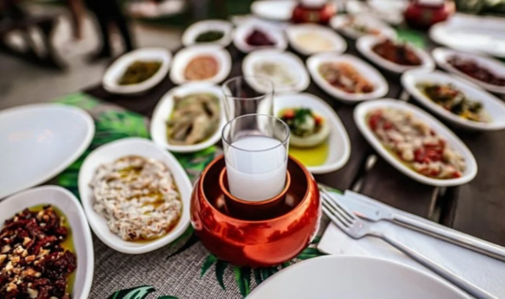 Türkiye'de Rakı Fiyatlarına Zam Geliyor