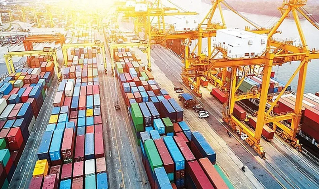 Türkiye'nin Dış Ticaretinde Mart Ayında İthalat ve İhracat Düştü