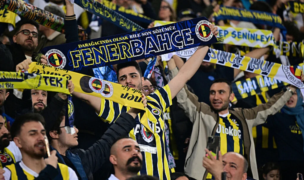 UEFA'dan Fenerbahçe açıklaması! Ceza duyruldu...