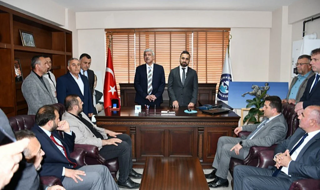 Vezirköprü Belediye Başkanı Murat Gül görevine başladı
