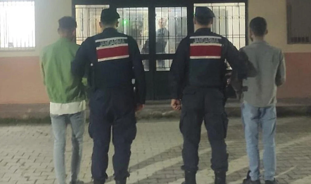 Vezirköprü!de Nişan Merasiminde Kavga: 4 Yaralı