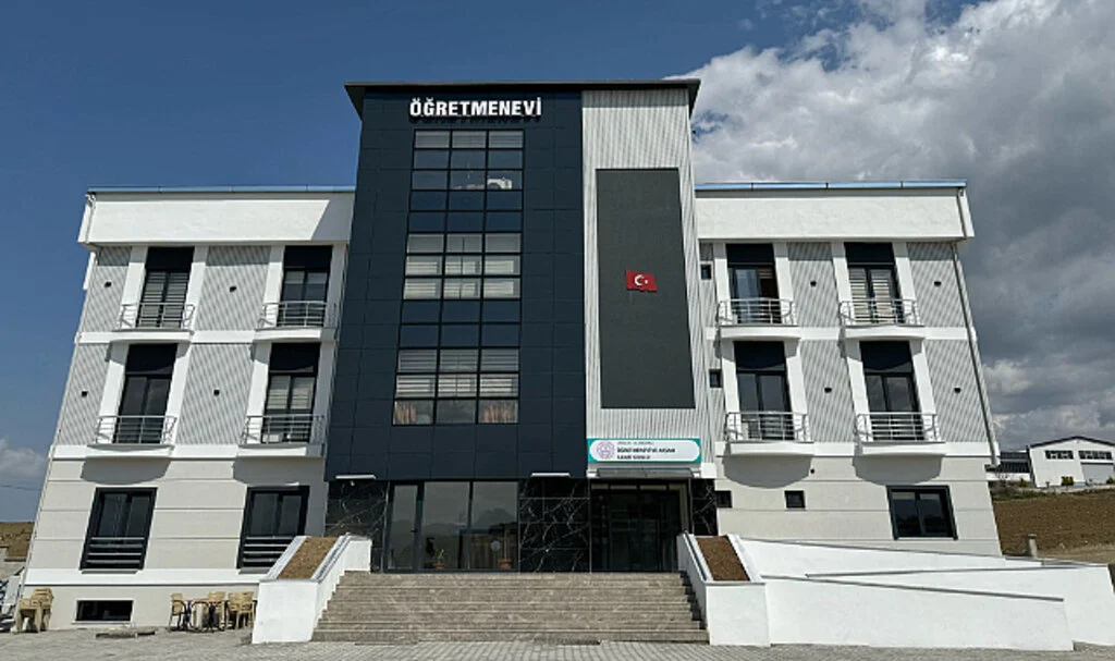 Vezirköprü Öğretmenevi Yeni Binasına Taşındı