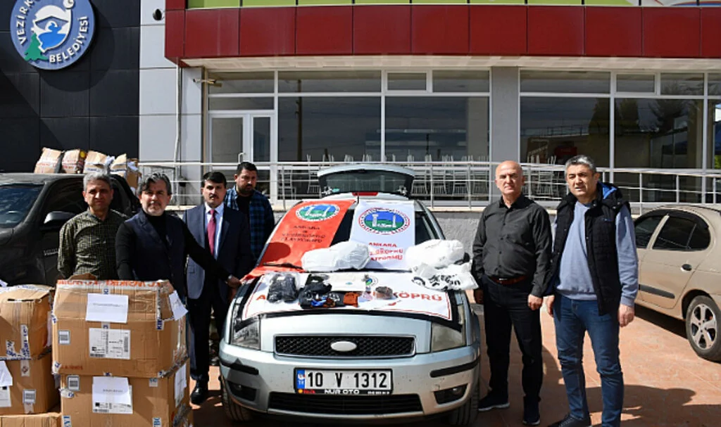 Yetim ve öksüz çocuklara bayramlık
