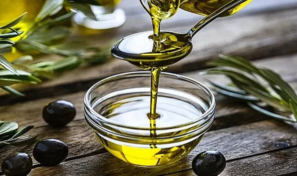 Zeytinyağıyla Hayatınızı Kolaylaştırın: Pratik Çözümler ve Kullanım Alanları