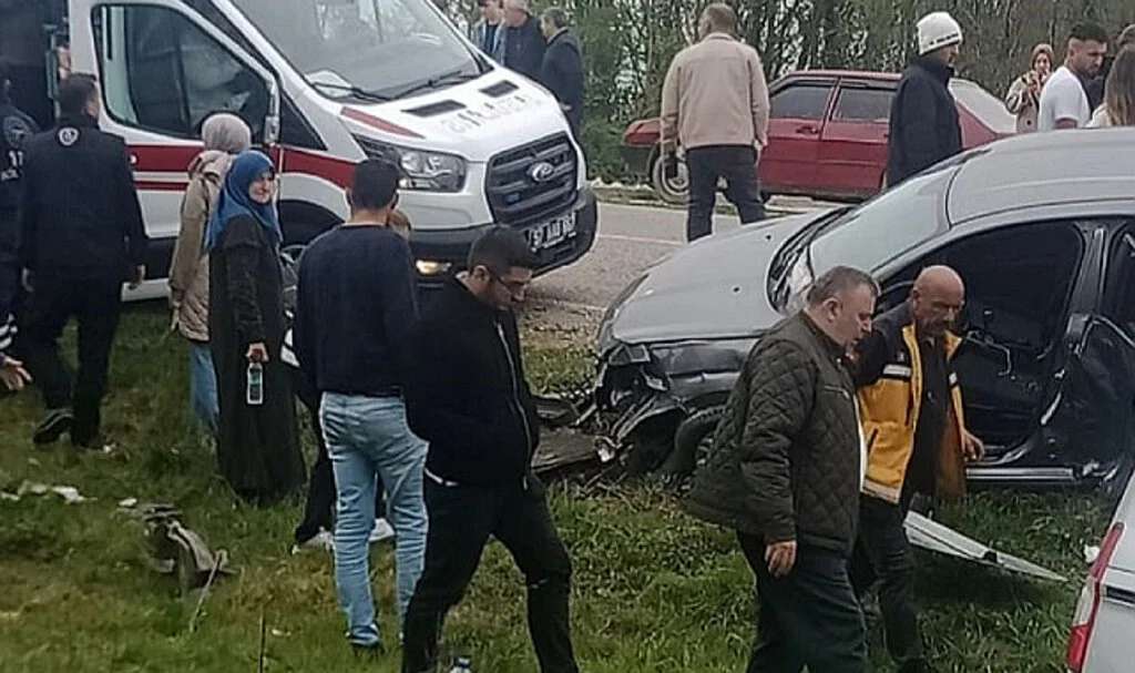 Zincirleme Trafik Kazası: 10 Yaralı