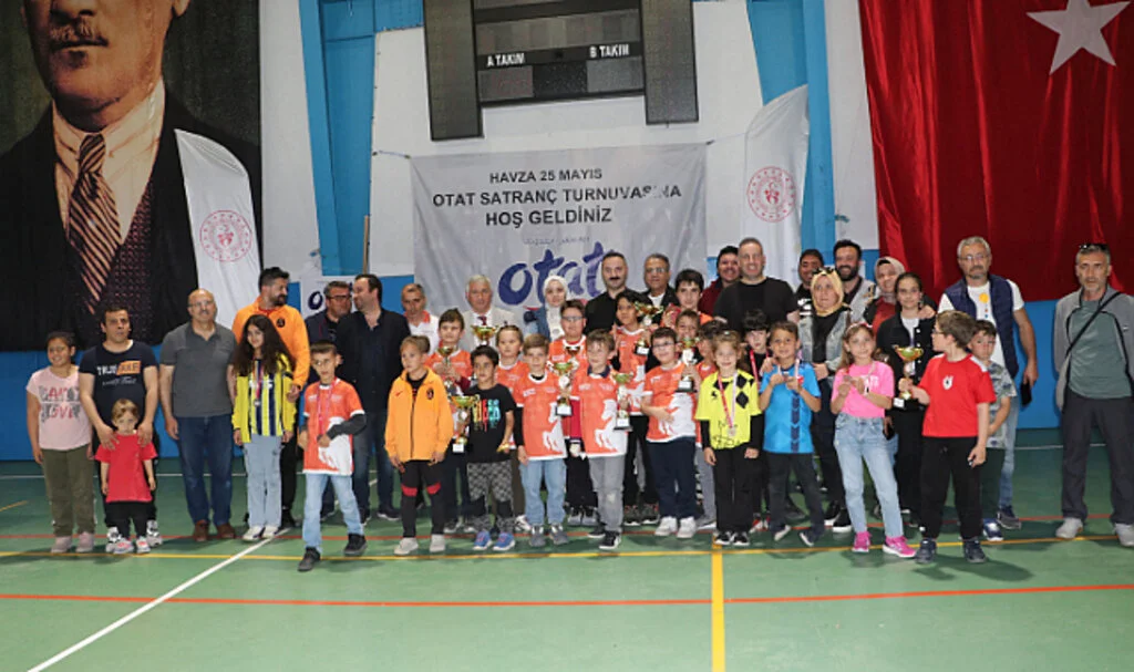25 Mayıs Satranç Turnuvası sonra erdi