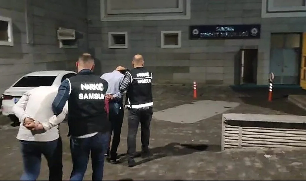 7,5 Kilo Skunk ve 80 Gram Kokain Ele Geçirildi, 2 Gözaltı