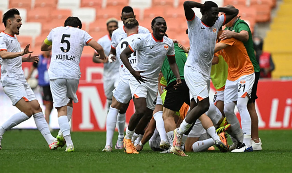 Adanaspor, Bandırmaspor'u 1-0 mağlup ederek kümede kaldı