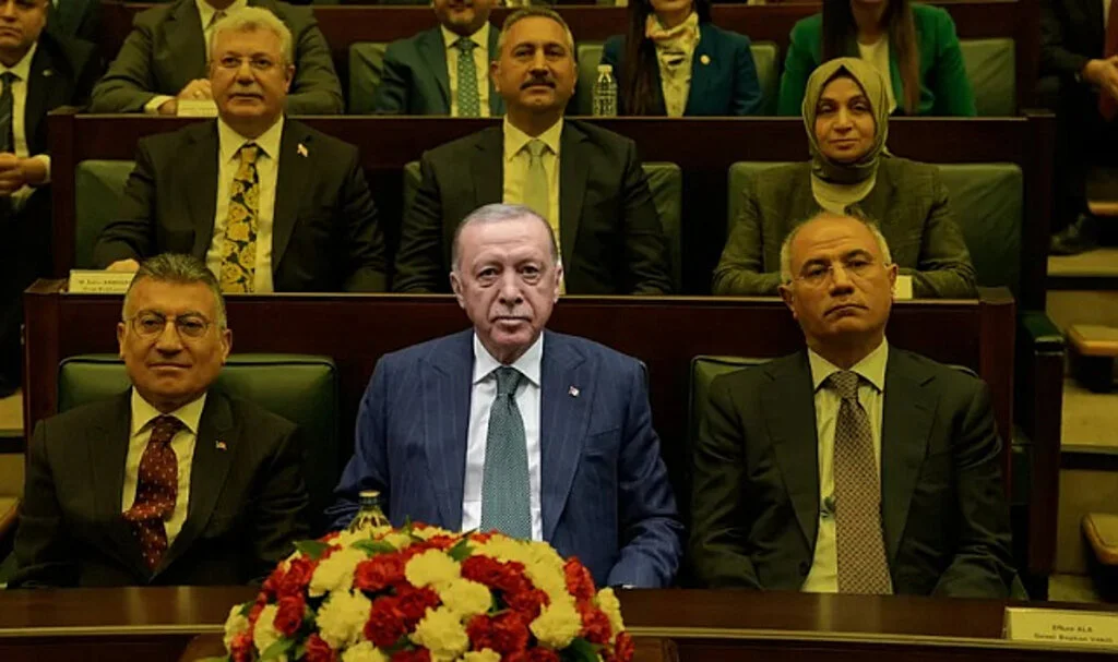 AK Parti'de Değişim Rüzgarı: Vekiller Daha Etkin Bir Meclis ve TV'lerde Görünürlük İstiyor