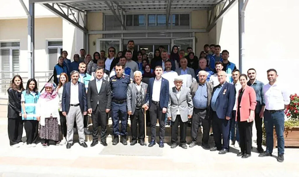 Alaçam'da Üniversiteli Gençler ve Şehit Yakınları Kahvaltıda Buluştu