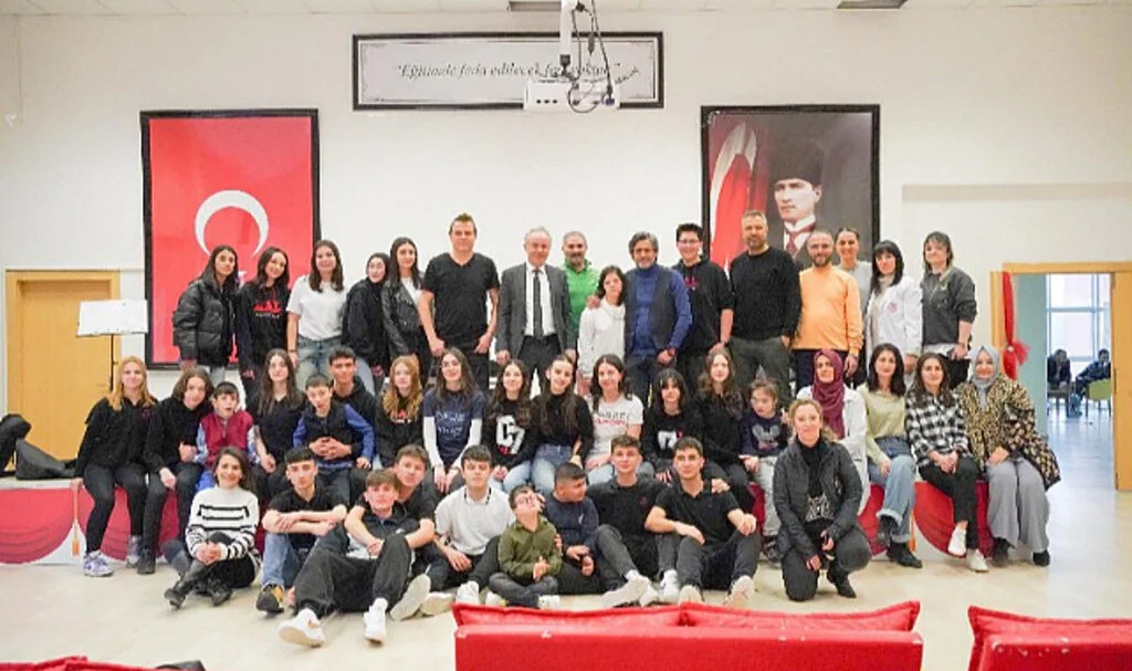 Anafartalar Anadolu Lisesi Müzik Kulübü Öğrencileri, Özel Çocuklarla Buluştu