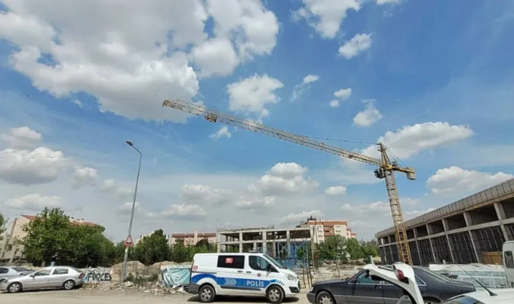 Ankara'da İnşaatta Vinç Kazası: Baba ve Oğul Hayatını Kaybetti