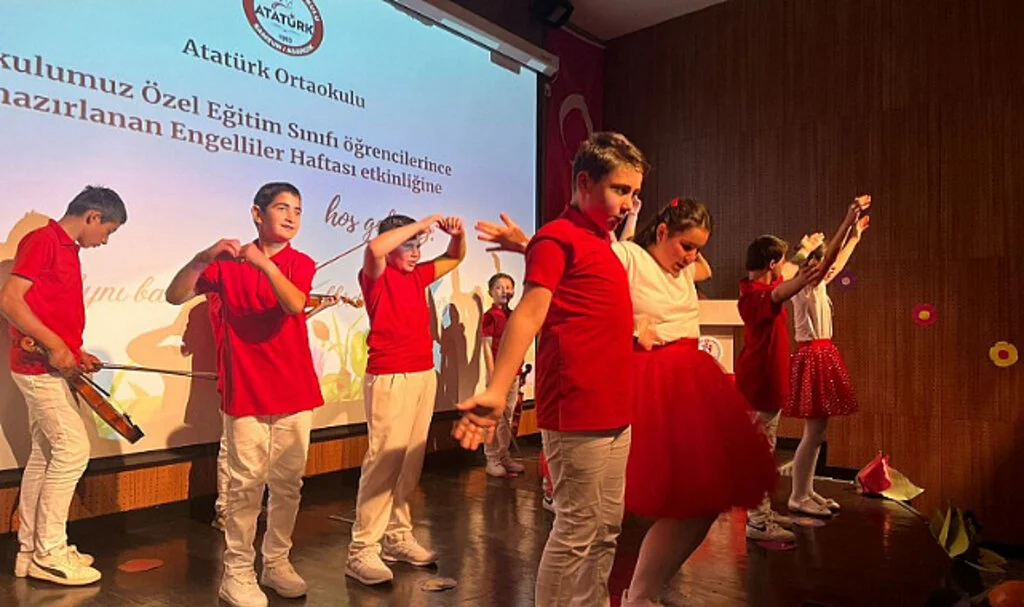 Asarcık'ta "Aynı Bahçenin Farklı Renklerdeki Çiçekleriyiz" programı düzenlendi
