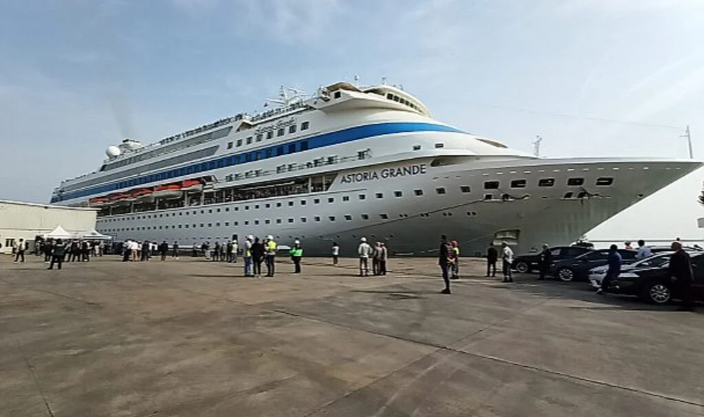 Astoria Grande  3 bin 420 yolcu taşıdı 