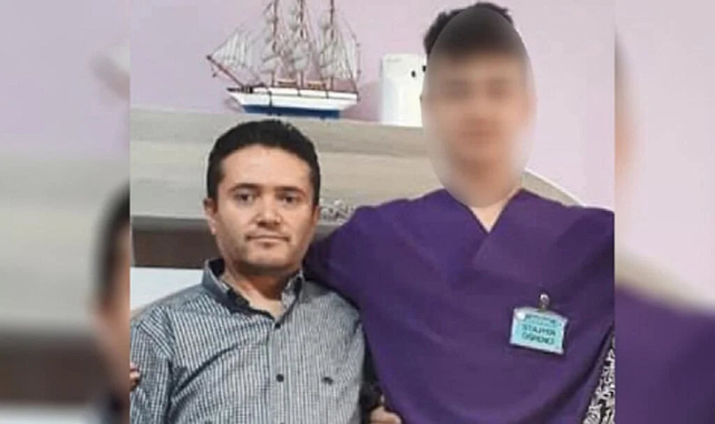 Babasını bıçak darbeleriyle öldürdü