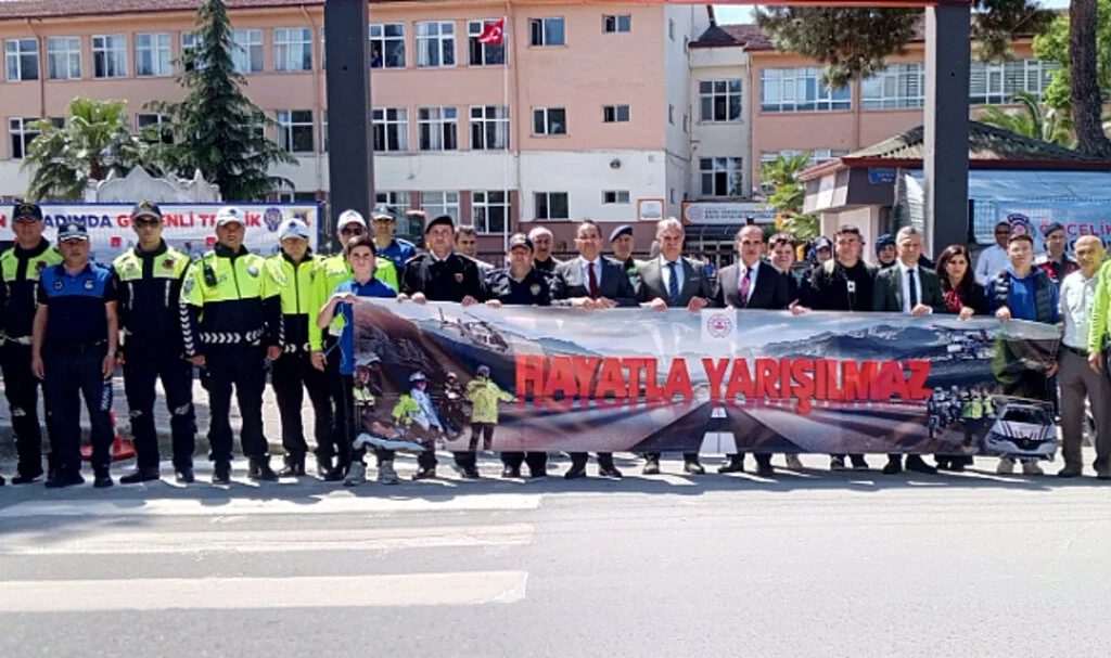 Bafra'da "Hayatla Yarışılmaz" Etkinliği Trafik Haftası'nda Gerçekleştirildi