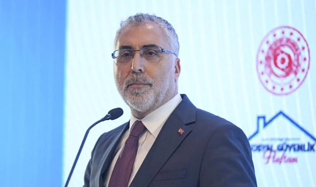 Bakan Işıkhan'dan Müjde: Emeklilere yeni hizmet modeli geliyor