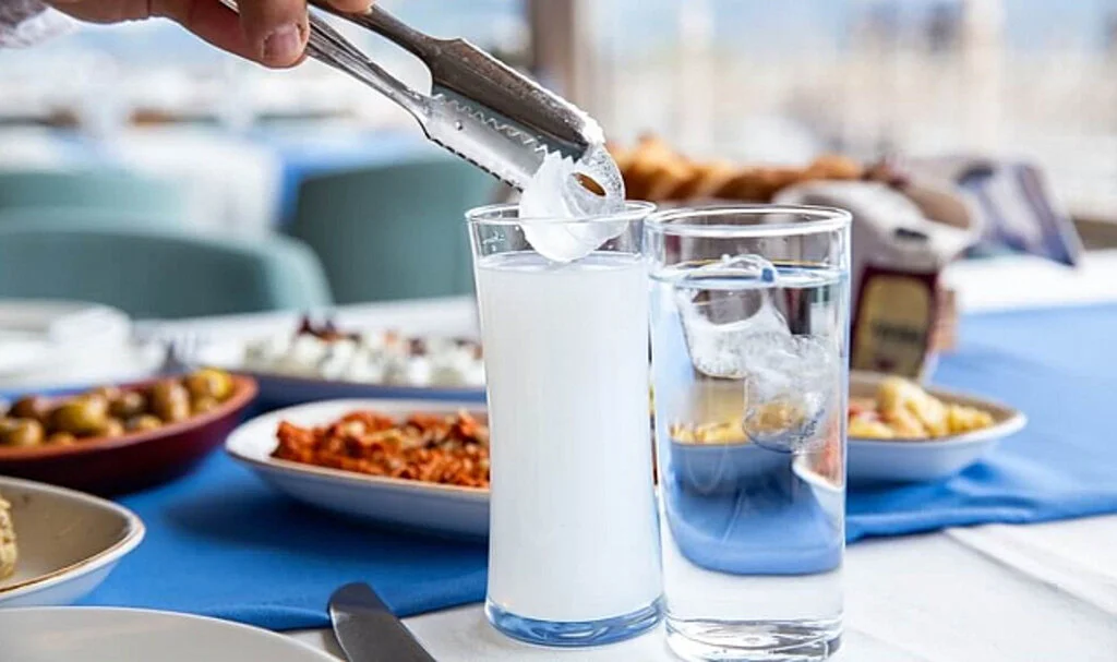 Bir rakı grubuna daha zam