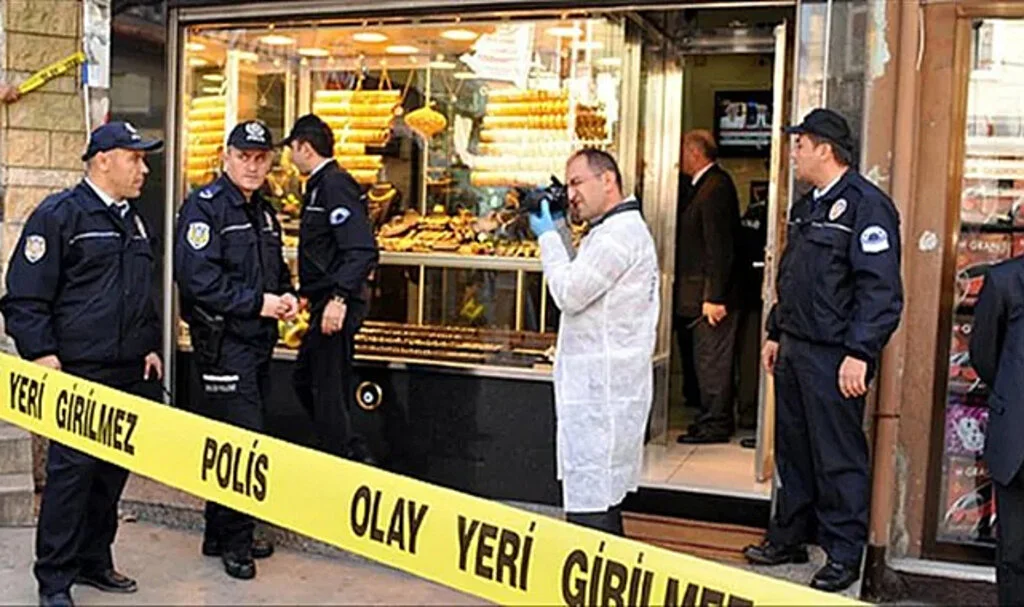 Bodrum Katından Altı Delinen Kuyumcu Soyuldu!