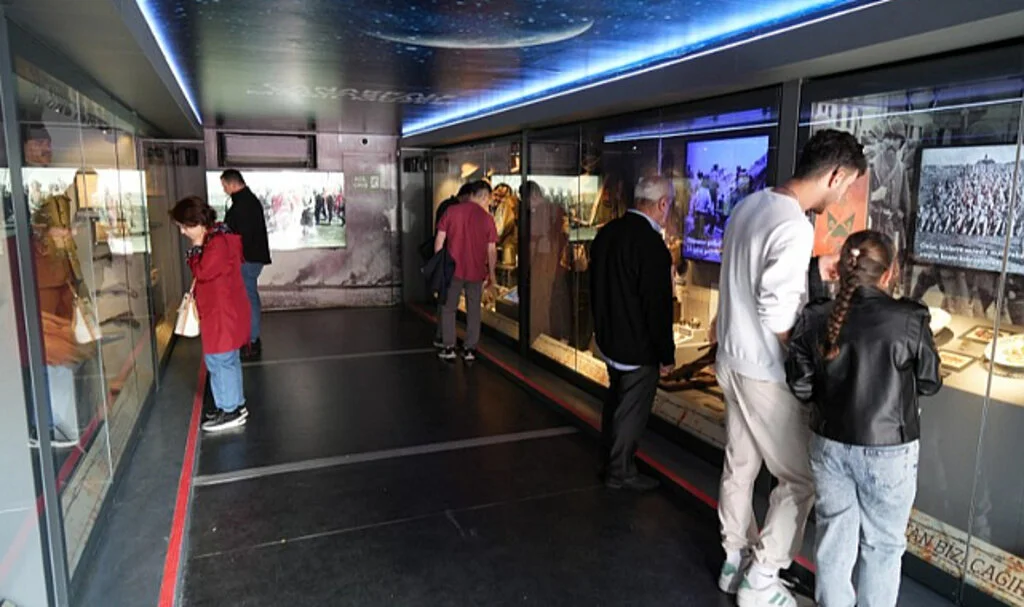 Çanakkale ruhu bu mobil tırda: Kanlı mendilden, mermi tufanına