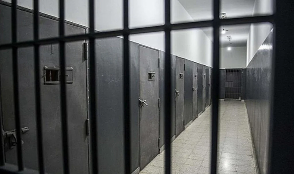 Cezaevindeki mahkumlar askere alınacak