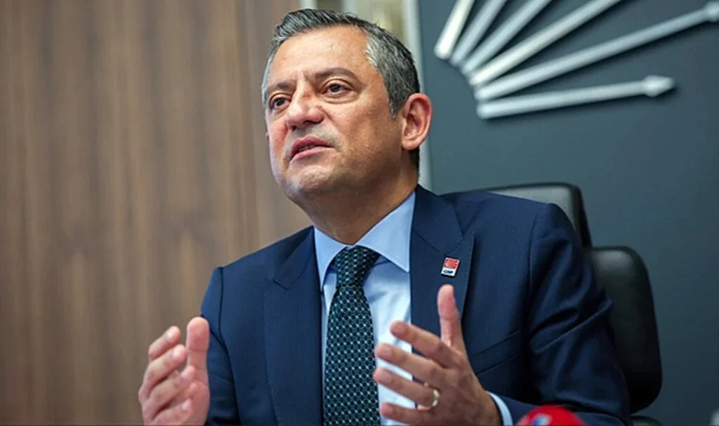CHP Genel Başkanı Özgür Özel: "Müfredat yapmak anayasa yapmak gibidir"