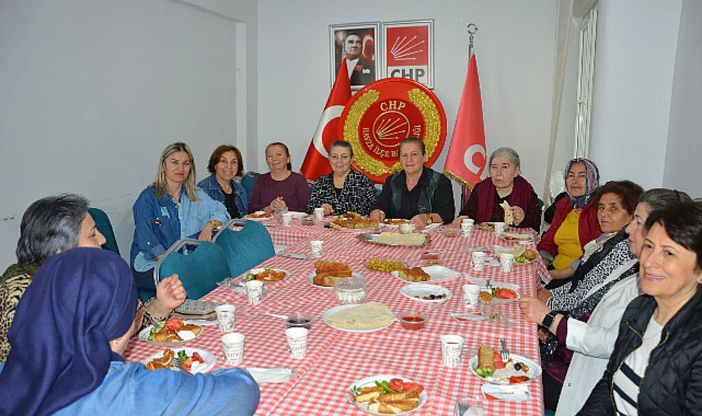 CHP Havza Kadın Kolları'ndan Kahvaltı Programı
