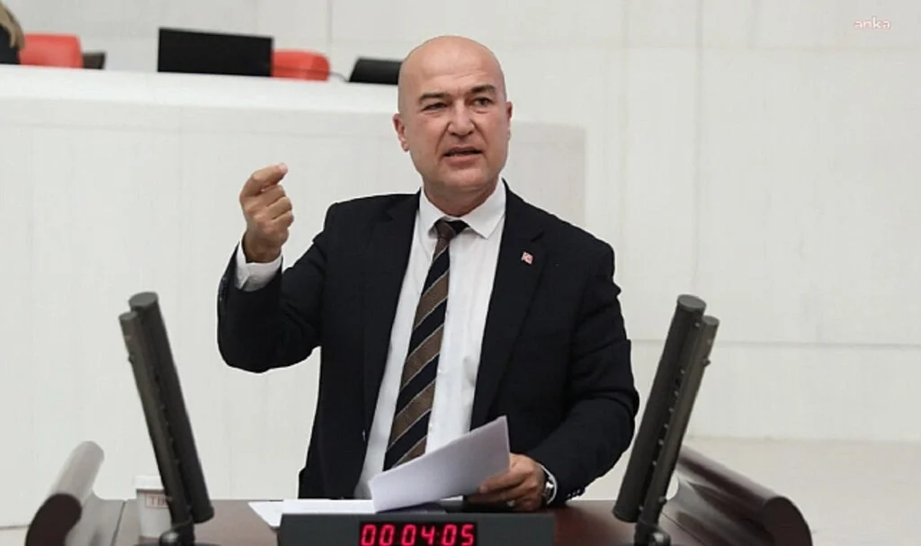CHP'li Murat Bakan Dizide Kullanılan Silahları Gerçek Sanıp İhbar Etti