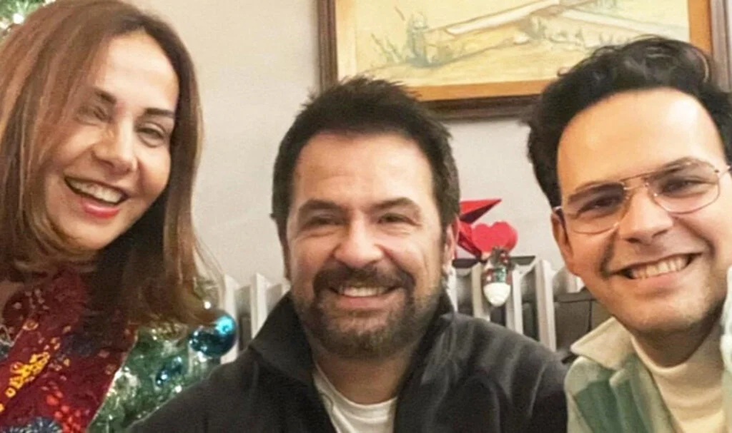 Çiçek Dilligil'in Oğlu Ardahan, Kadın Kimliğine Yöneldi